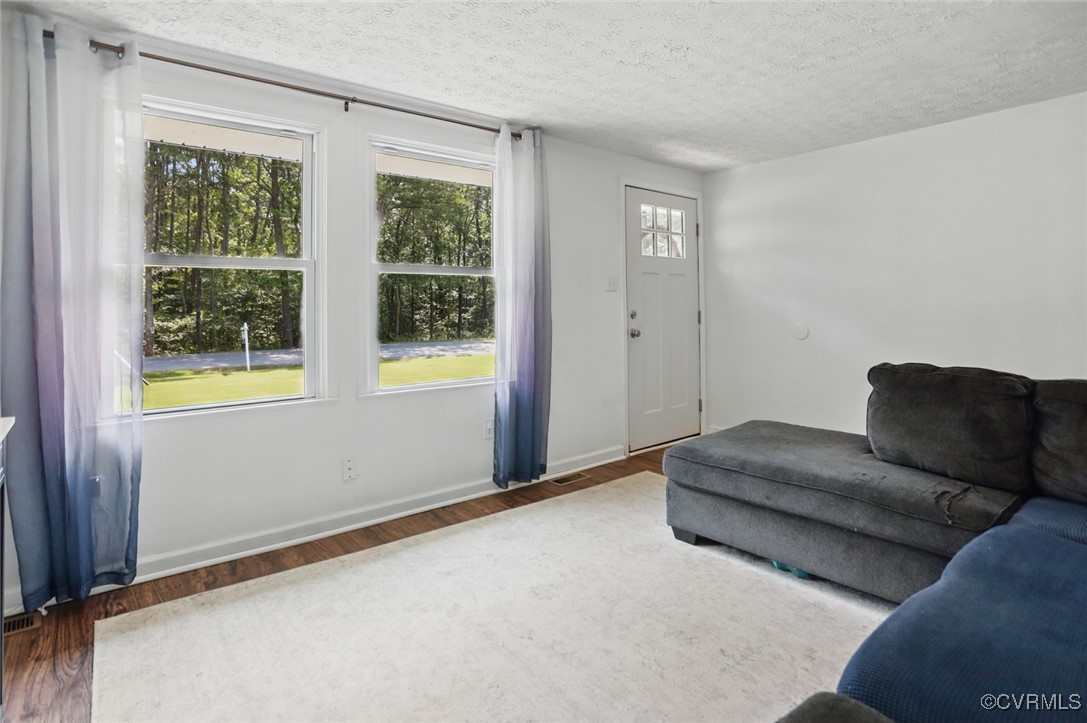 25180 Oxford Road Ruther Glen, VA 22546 - Photo 8 of 39 Gallery Image 8