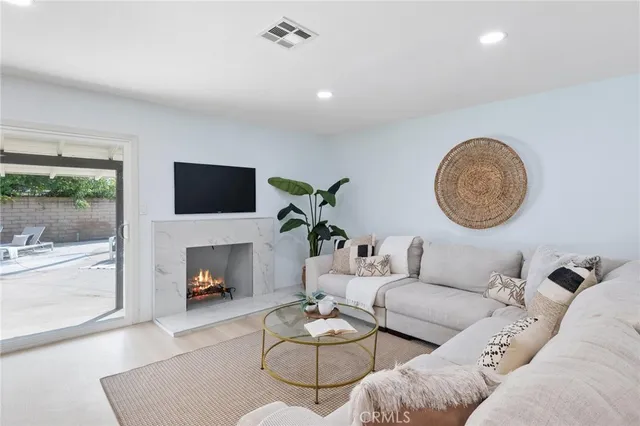 $1,320,000 | 14032 Woodlawn Avenue, Tustin, CA 92780