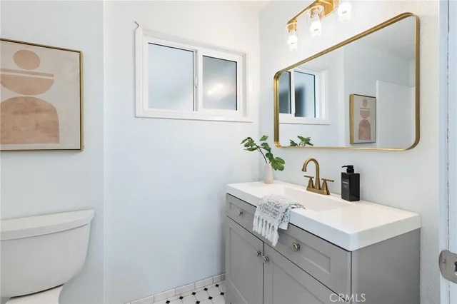 $1,320,000 | 14032 Woodlawn Avenue, Tustin, CA 92780