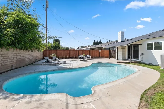 $1,320,000 | 14032 Woodlawn Avenue, Tustin, CA 92780