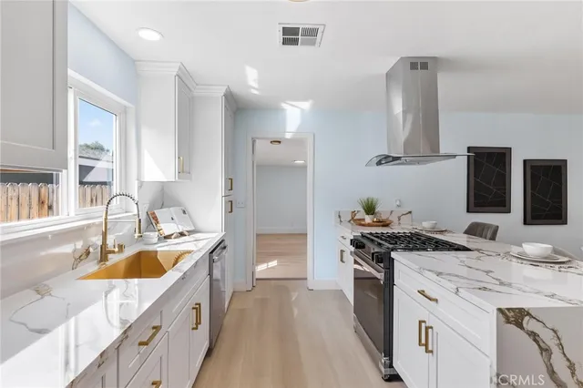 $1,320,000 | 14032 Woodlawn Avenue, Tustin, CA 92780