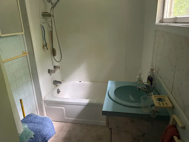 $275,000 | 2 South Shore Drive, Pelham, NH 03076