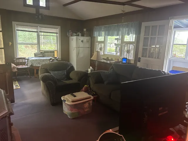 $275,000 | 2 South Shore Drive, Pelham, NH 03076