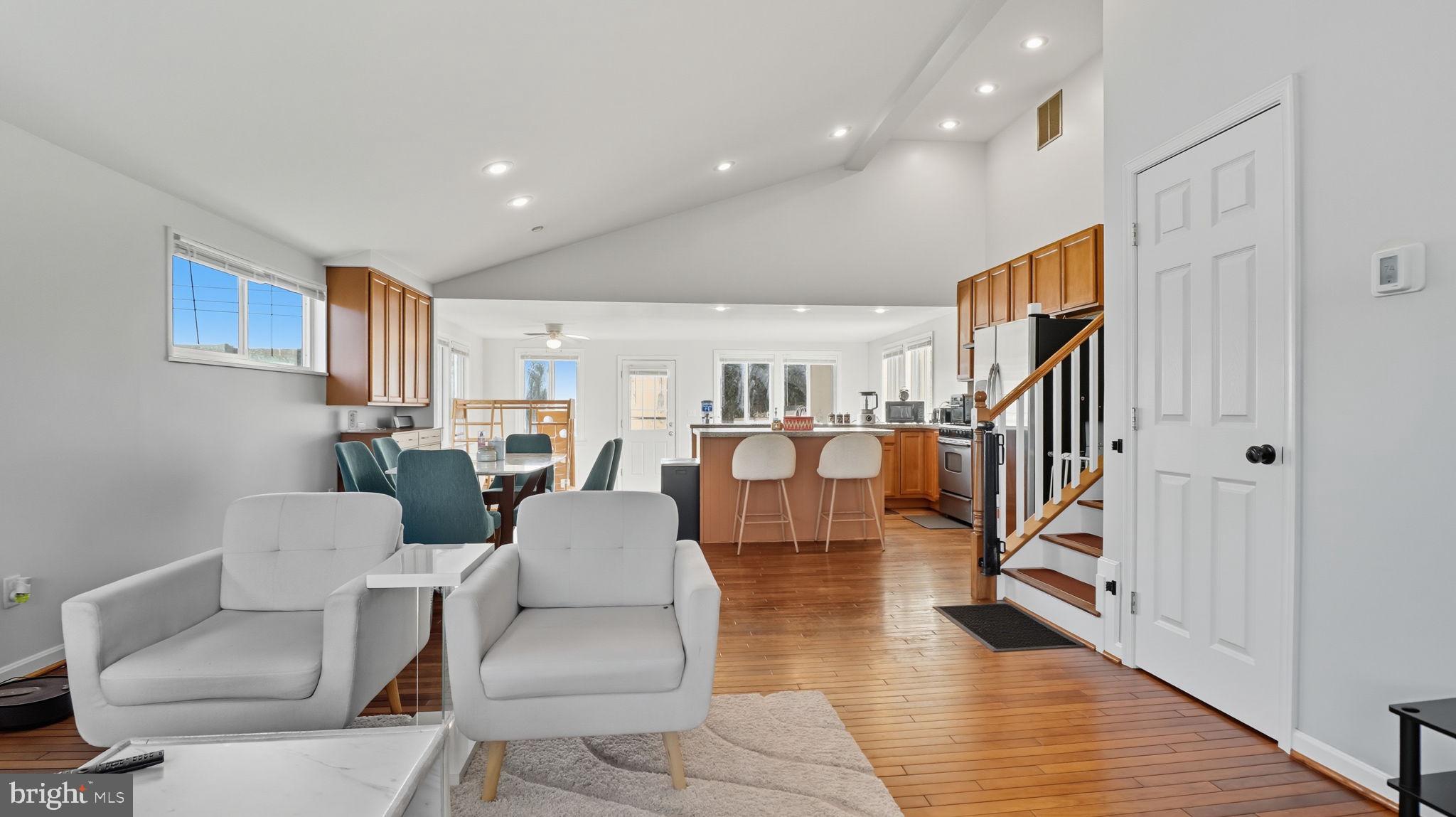 6028 Moorehead Road Catonsville, MD 21228 - Photo 3 of 38