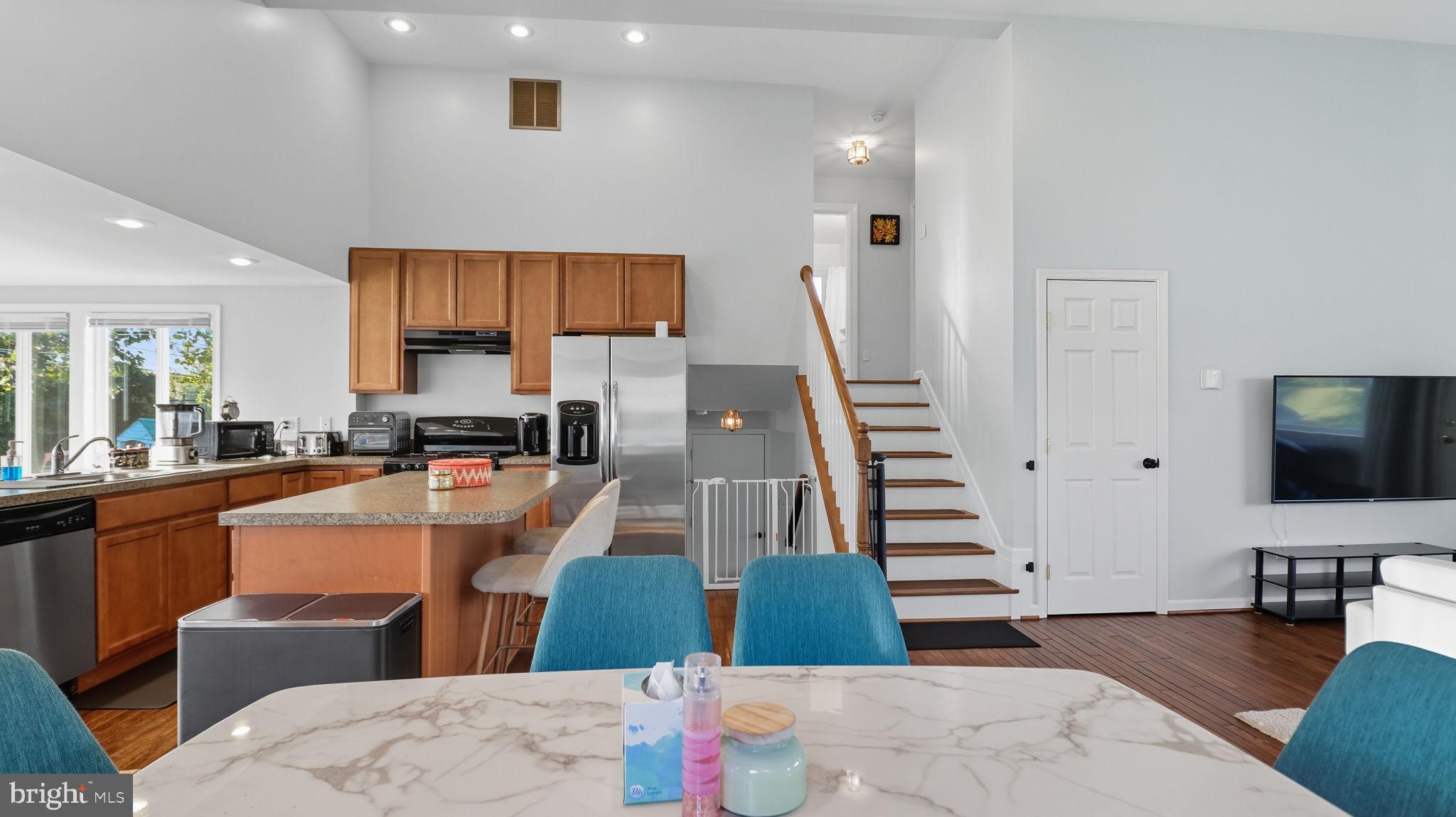 6028 Moorehead Road Catonsville, MD 21228 - Photo 6 of 38