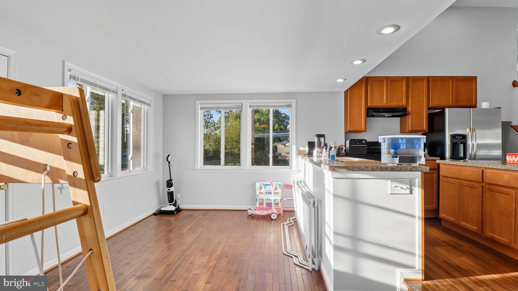 6028 Moorehead Road Catonsville, MD 21228 - Photo 7 of 38