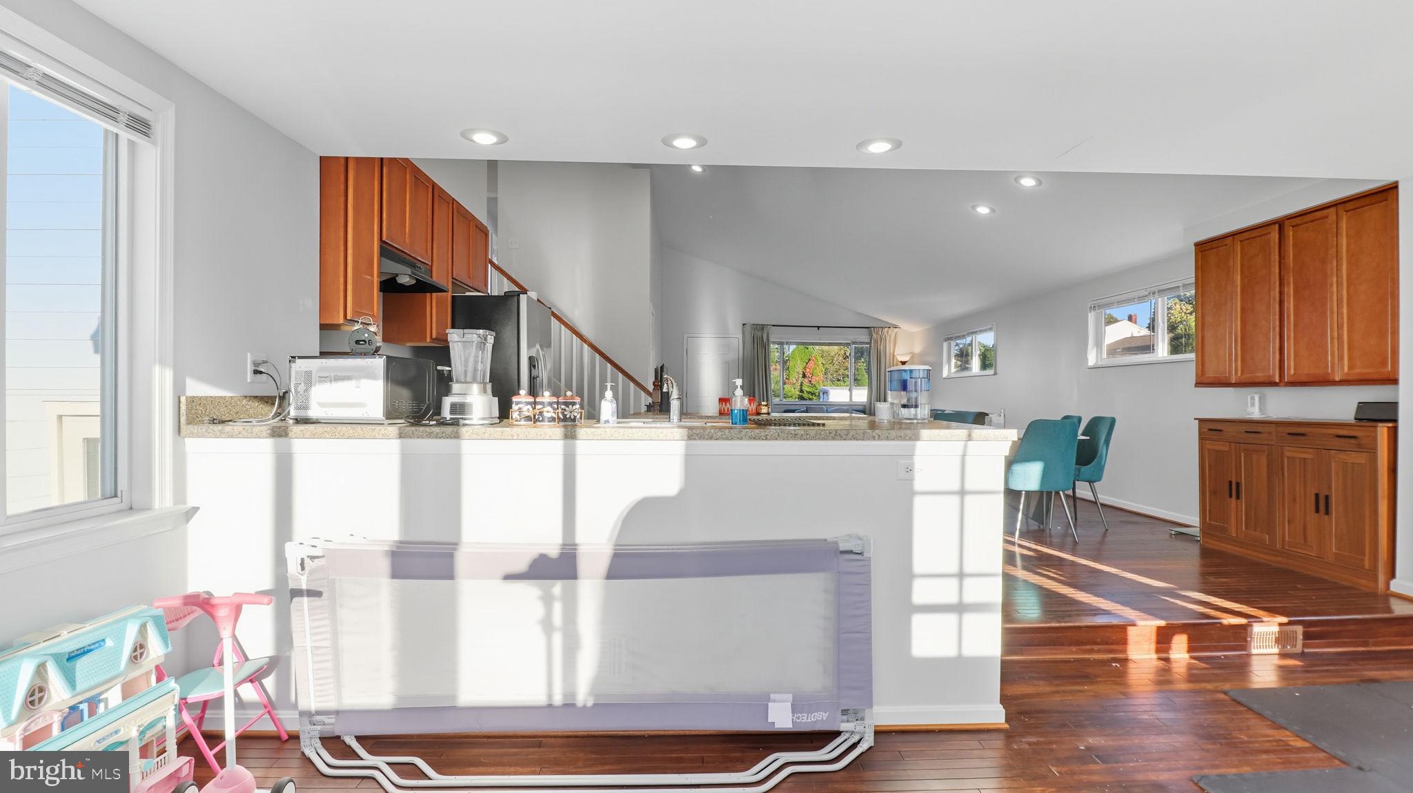 6028 Moorehead Road Catonsville, MD 21228 - Photo 8 of 38