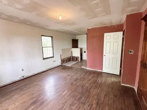 $199,500 | 1649 East 126 Road, El Dorado Springs, MO 64744