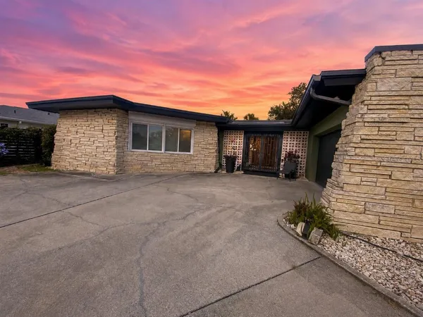 $649,000 | 307 Orangewood Lane, Largo, FL 33770