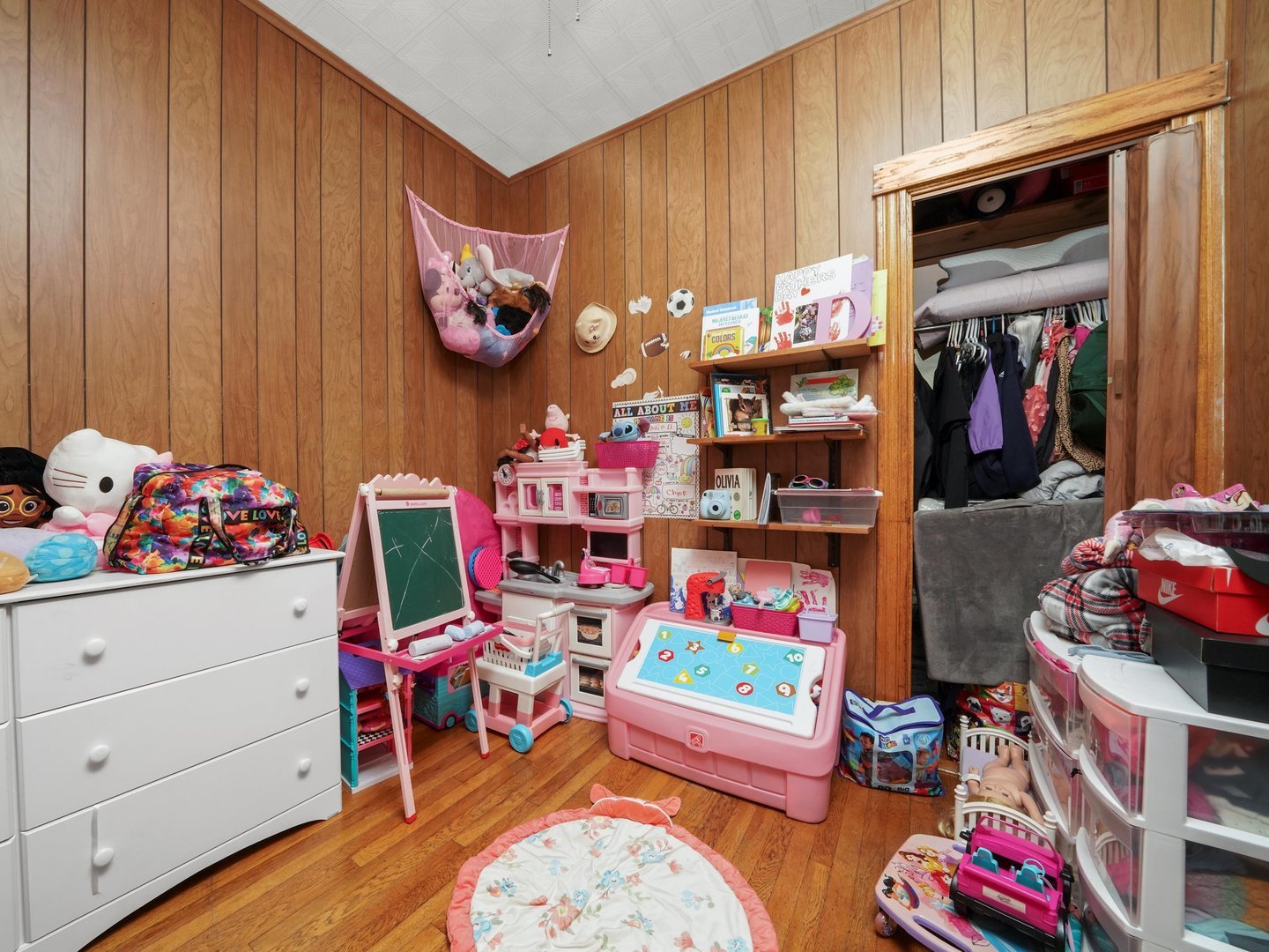 2131 North Springfield Avenue Chicago, IL 60647 - Photo 17 of 30 a play room with toys