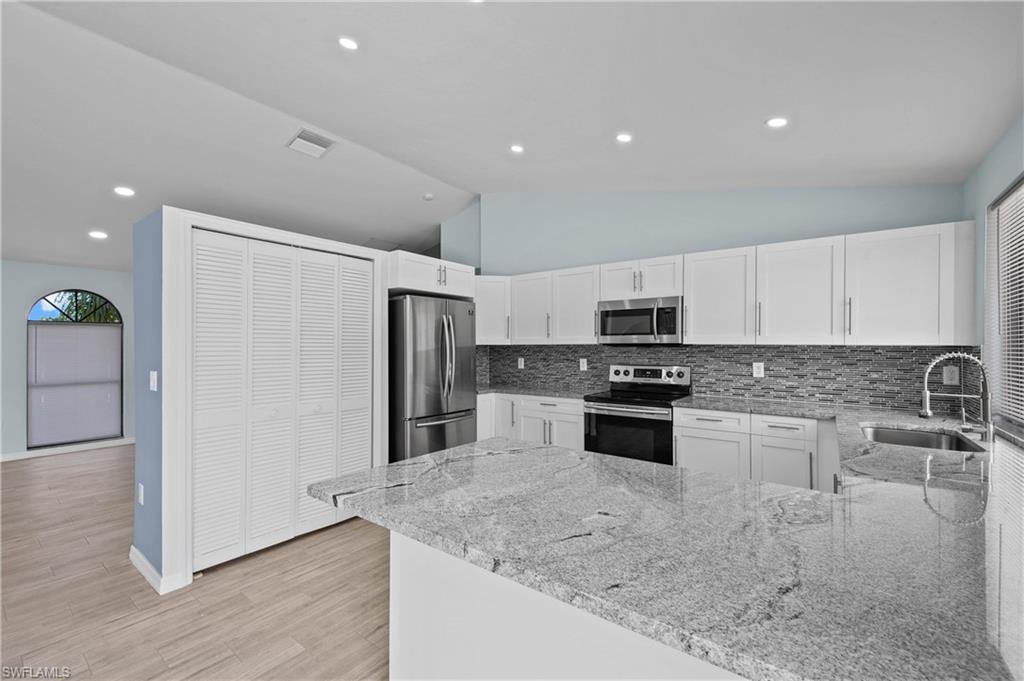 18381 Columbine Road Fort Myers, FL 33967 - Photo 4 of 22 Gallery Image 4