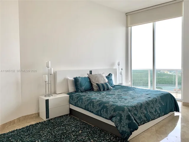 $6,700 | 16001 Collins Avenue, Unit 3805, Sunny Isles Beach, FL 33160