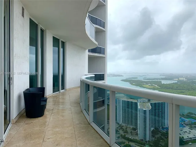 $6,700 | 16001 Collins Avenue, Unit 3805, Sunny Isles Beach, FL 33160