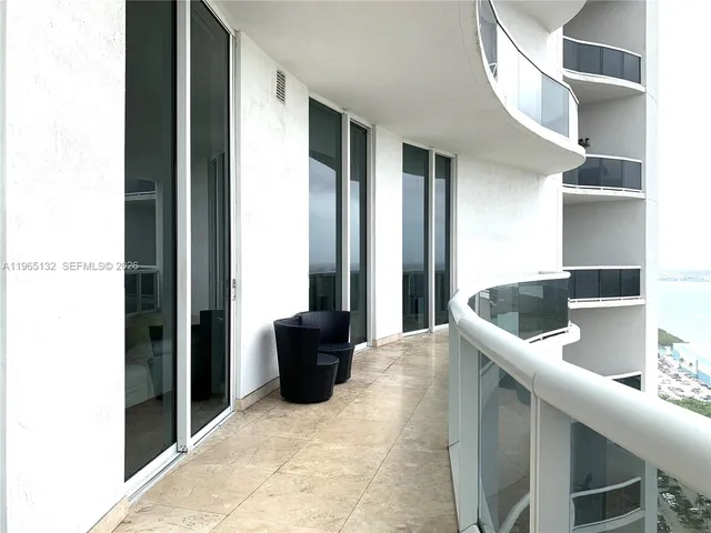 $6,700 | 16001 Collins Avenue, Unit 3805, Sunny Isles Beach, FL 33160