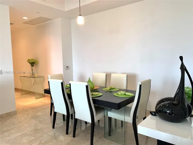 $6,700 | 16001 Collins Avenue, Unit 3805, Sunny Isles Beach, FL 33160