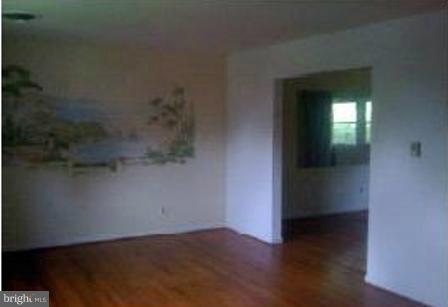 2000 Arona Road Fort Washington, MD 20744 - Photo 4 of 9 Living Room