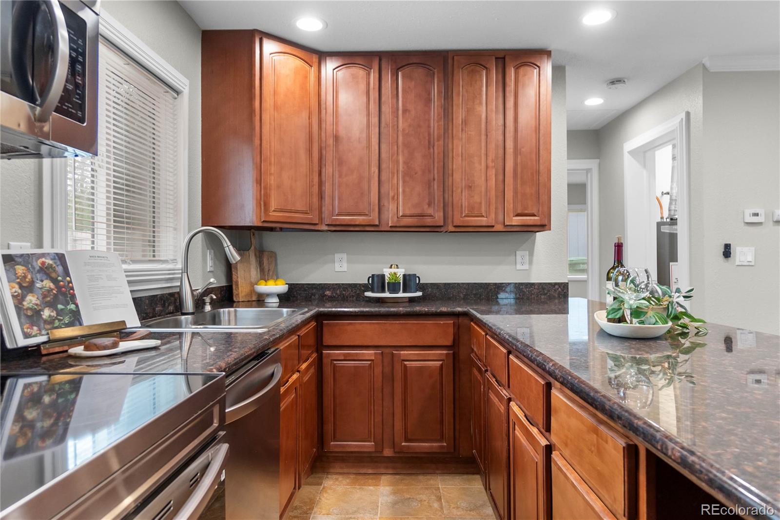 3056 South Grape Way Denver, CO 80222 - Photo 15 of 50
