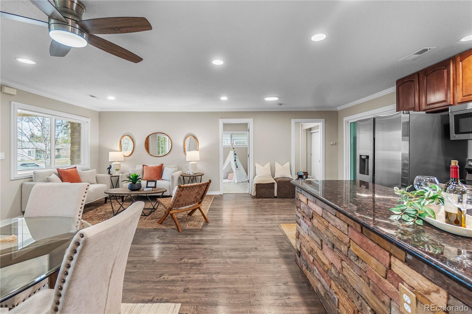 3056 South Grape Way Denver, CO 80222 - Photo 4 of 50