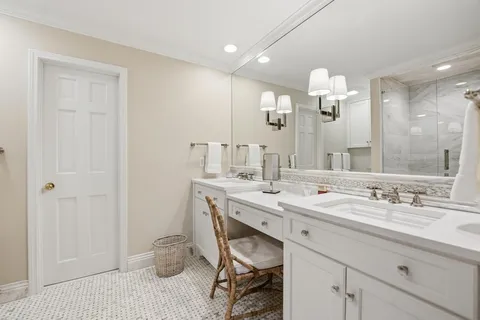 $1,200,000 | 7904 Bristol Court, Prairie Village, KS 66208