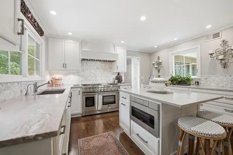 $1,200,000 | 7904 Bristol Court, Prairie Village, KS 66208
