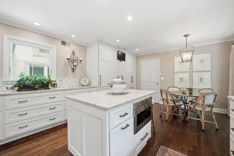 $1,200,000 | 7904 Bristol Court, Prairie Village, KS 66208