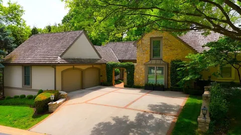 $1,200,000 | 7904 Bristol Court, Prairie Village, KS 66208