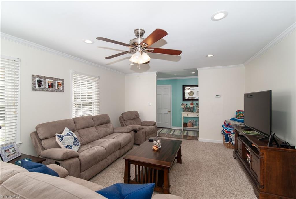 1104 Robinhood Road High Point, NC 27262 - Photo 4 of 18 Gallery Image 4