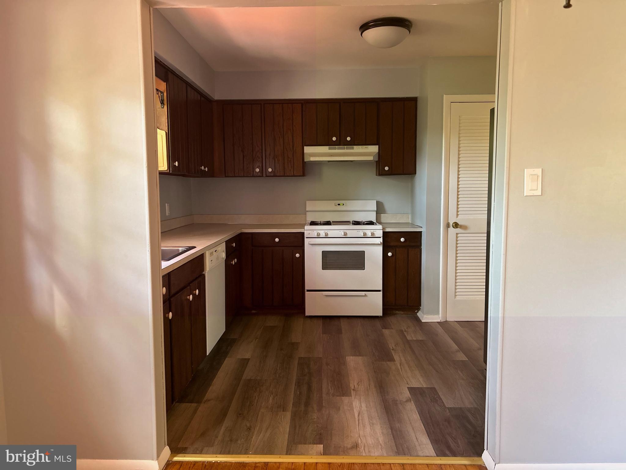 430 Pinehurst Road York, PA 17402 - Photo 8 of 36 Gallery Image 8