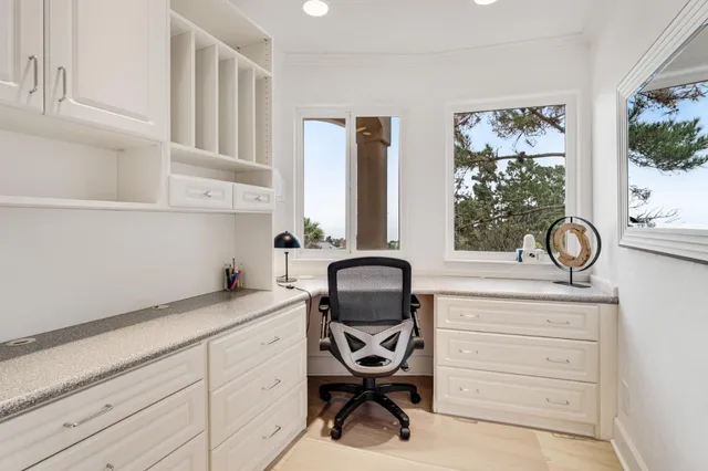 $9,000 | 1 Overlook Place, Monterey, CA 93940