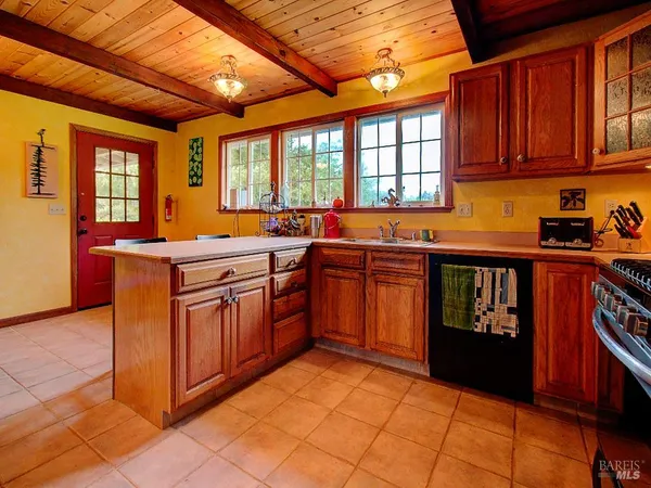 $640,000 | 17750 Barbizon Lane, Fort Bragg, CA 95437