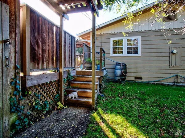 $640,000 | 17750 Barbizon Lane, Fort Bragg, CA 95437