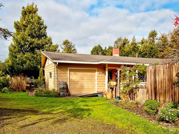 $640,000 | 17750 Barbizon Lane, Fort Bragg, CA 95437