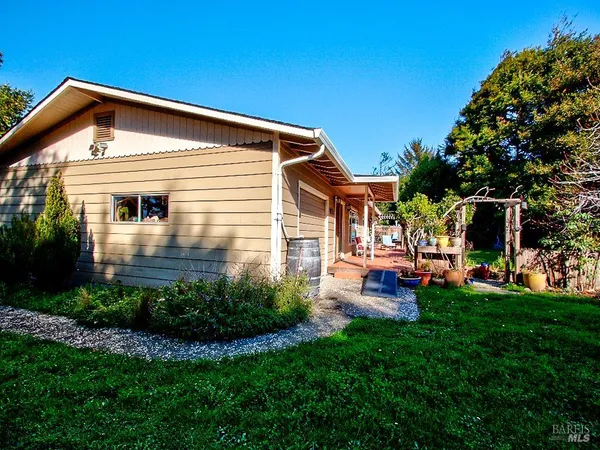 $640,000 | 17750 Barbizon Lane, Fort Bragg, CA 95437