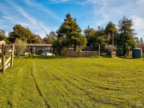 $640,000 | 17750 Barbizon Lane, Fort Bragg, CA 95437