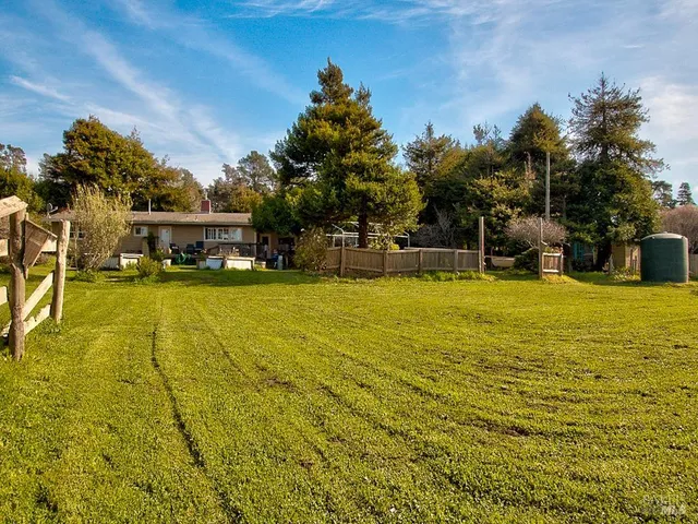 $640,000 | 17750 Barbizon Lane, Fort Bragg, CA 95437