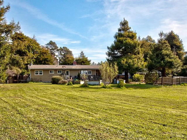 $640,000 | 17750 Barbizon Lane, Fort Bragg, CA 95437