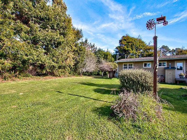 $640,000 | 17750 Barbizon Lane, Fort Bragg, CA 95437