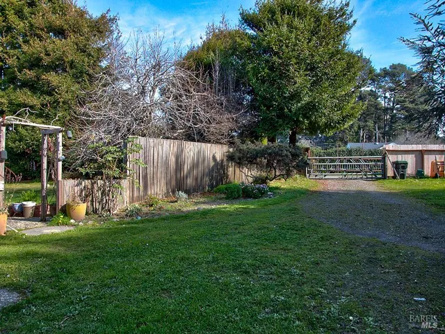 $640,000 | 17750 Barbizon Lane, Fort Bragg, CA 95437