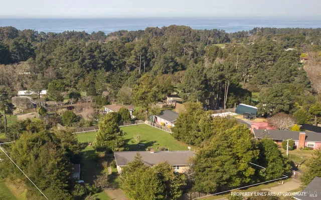 $640,000 | 17750 Barbizon Lane, Fort Bragg, CA 95437