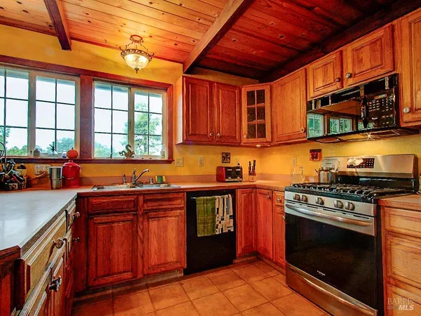 $640,000 | 17750 Barbizon Lane, Fort Bragg, CA 95437