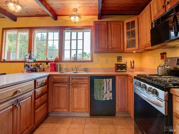 $640,000 | 17750 Barbizon Lane, Fort Bragg, CA 95437