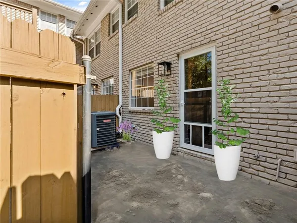 $2,200 | 2232 Dunseath Avenue Northwest, Unit 404, Atlanta, GA 30318