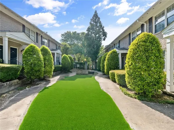 $2,200 | 2232 Dunseath Avenue Northwest, Unit 404, Atlanta, GA 30318