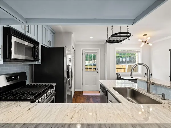 $2,200 | 2232 Dunseath Avenue Northwest, Unit 404, Atlanta, GA 30318