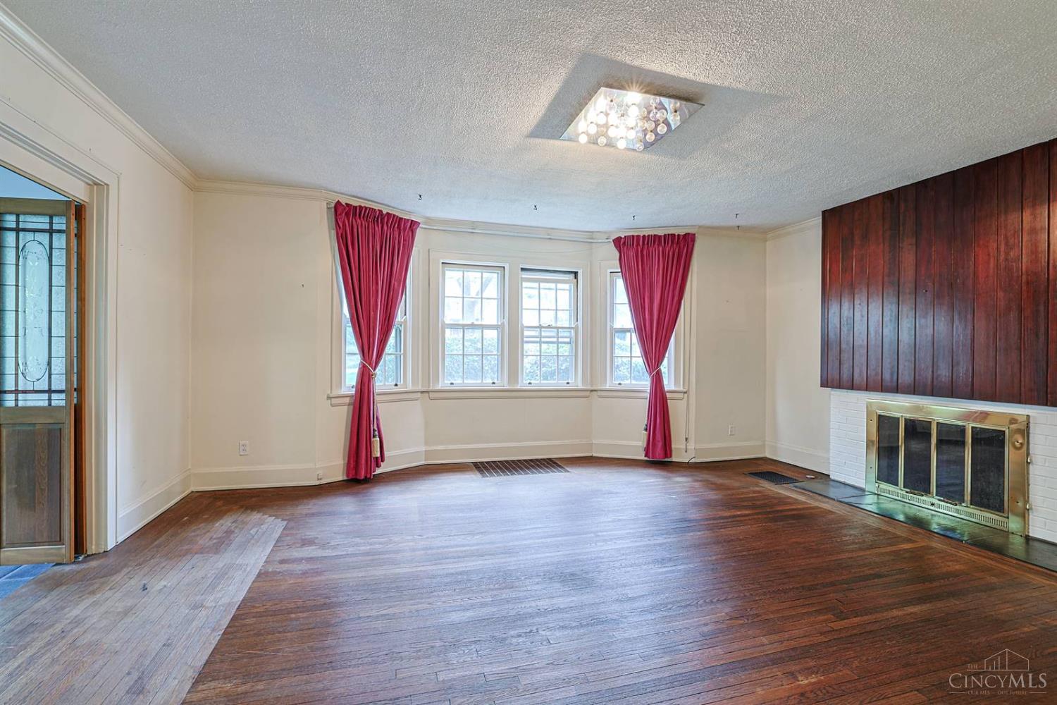 42 Fleming Road Wyoming, OH 45215 - Photo 8 of 53