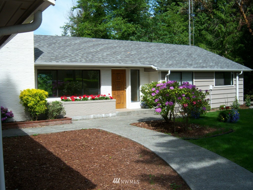 3113 Rocky Point Road Northwest Bremerton, WA 98312 - Photo 3 of 15 Gallery Image 3
