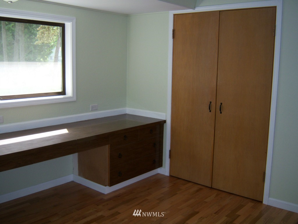 3113 Rocky Point Road Northwest Bremerton, WA 98312 - Photo 4 of 15 Gallery Image 4