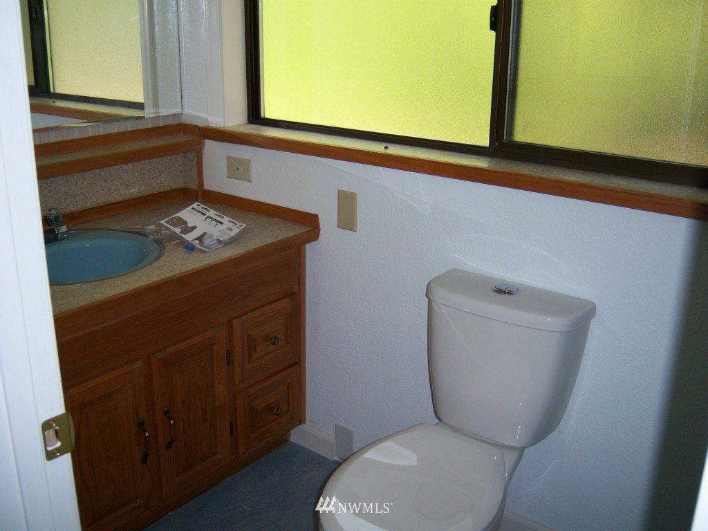 3113 Rocky Point Road Northwest Bremerton, WA 98312 - Photo 7 of 15 Gallery Image 7