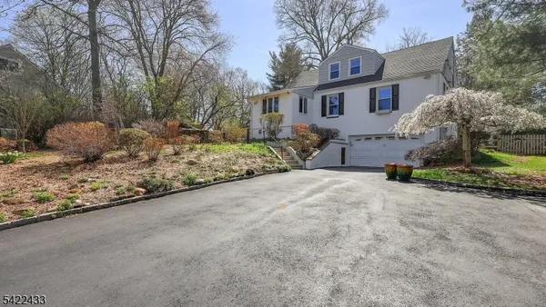 $640,000 | 67 Madison Street, Gillette, NJ 07933