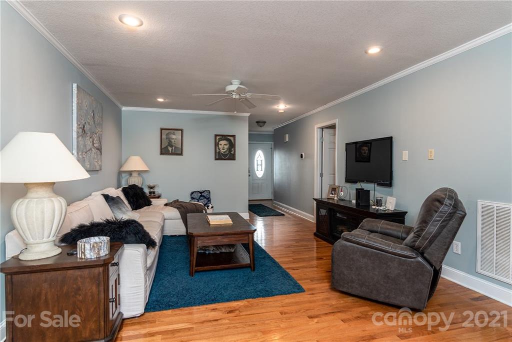 107 Treebark Road Statesville, NC 28625 - Photo 6 of 17 Gallery Image 6
